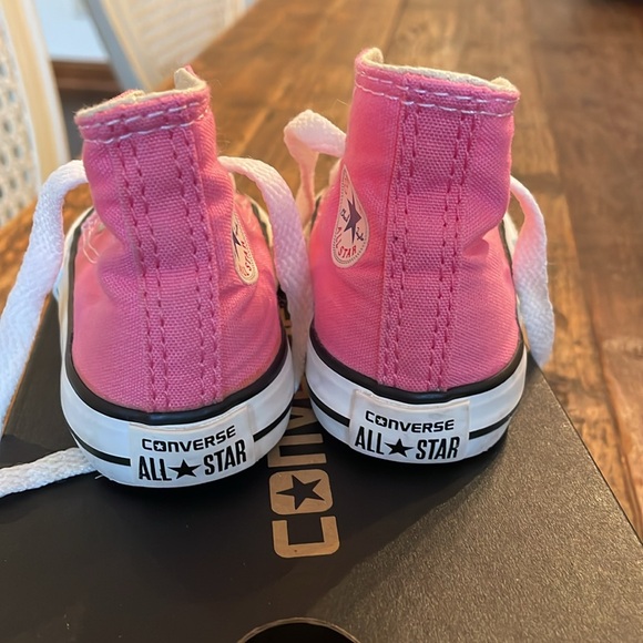 EUC LIKE NEW Converse Lace-up Chuck Taylor’s for Infants & Toddlers Sz 2 PINK - Picture 5 of 9